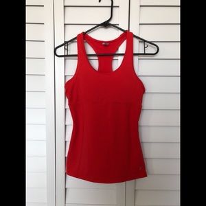 Old Navy Active Tank Tops